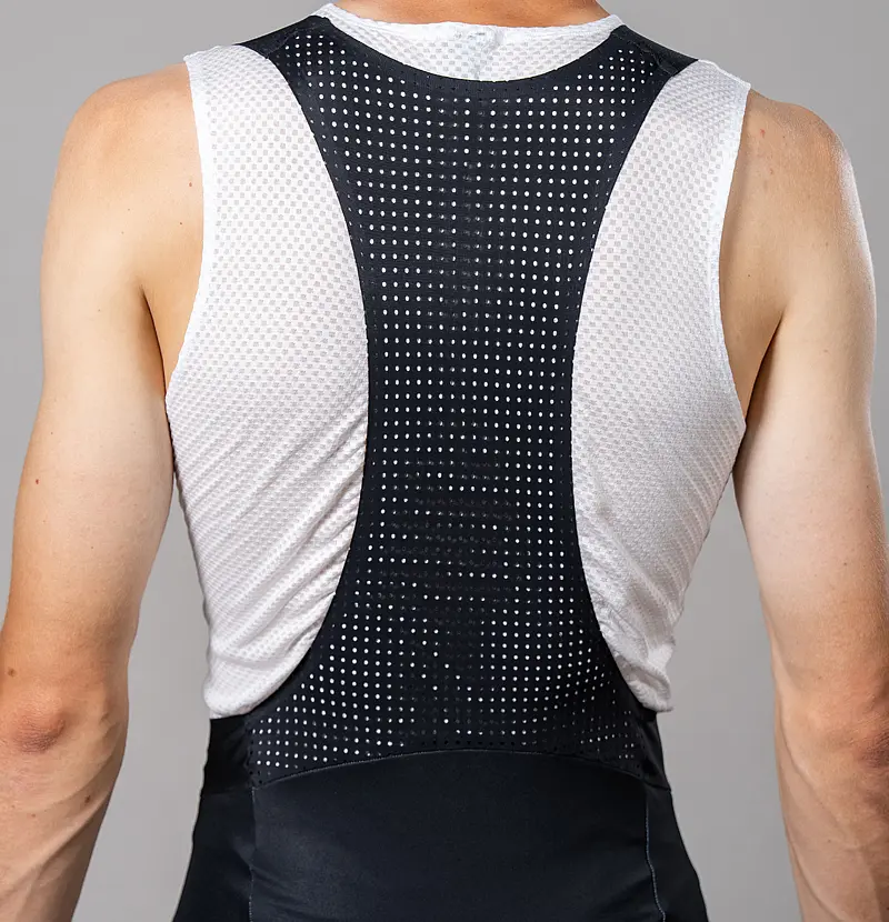 Perforierter, leichter Lycra-Rückeneinsatz