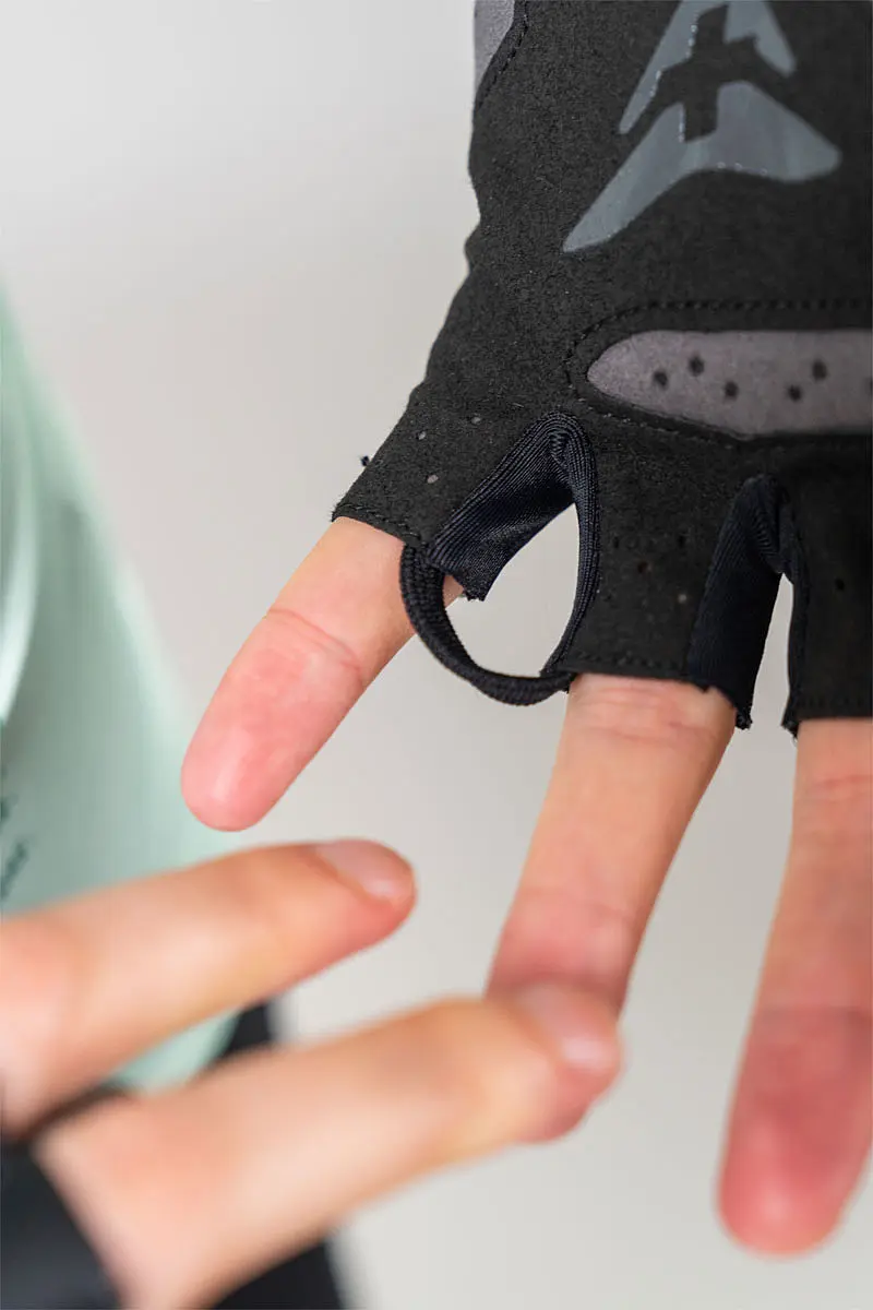 Short Finger Glove